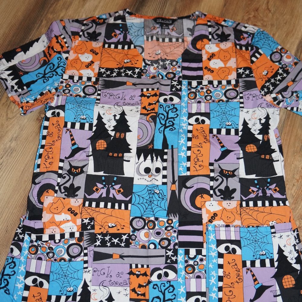 Zoe + Chloe Halloween Women's Scrub Top - USED
